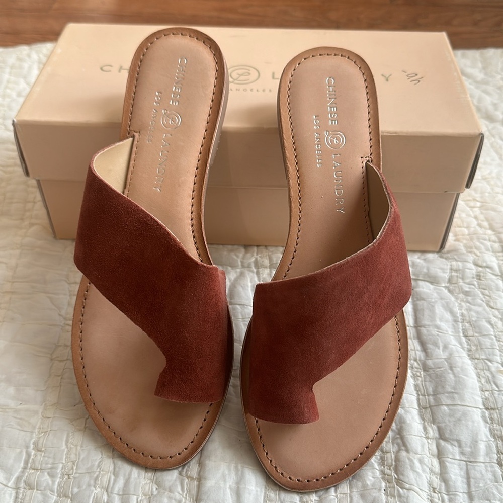 Chinese Laundry Gemma sandals